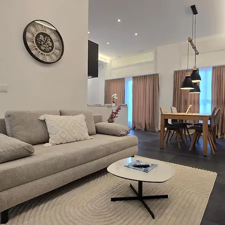 Local Apartmán *