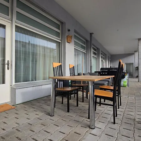 Local Apartmán *