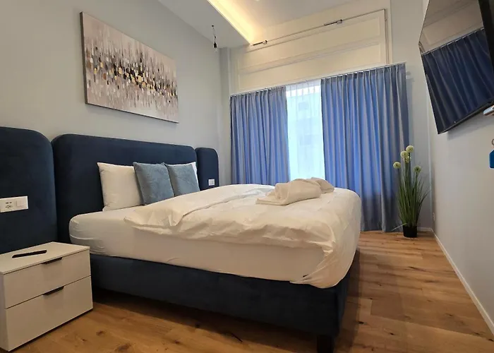 Local アパート *